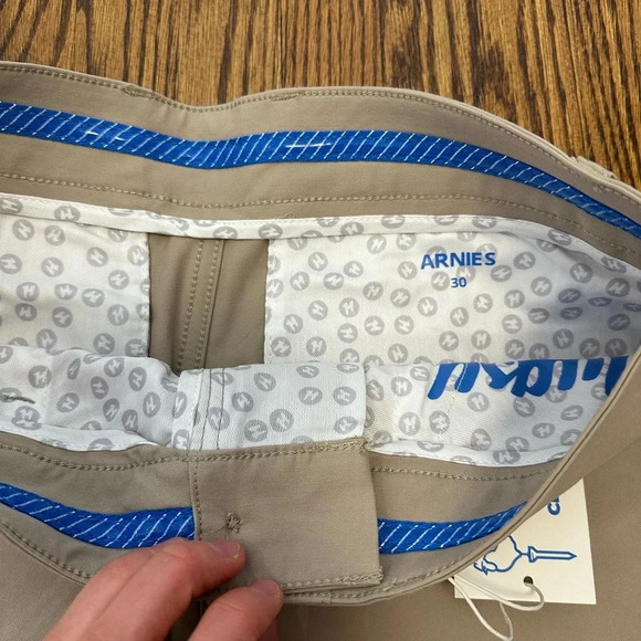 NWT Mugsy Arnies Golf Shorts in Khaki Sz 30 - Picture 5 of 12